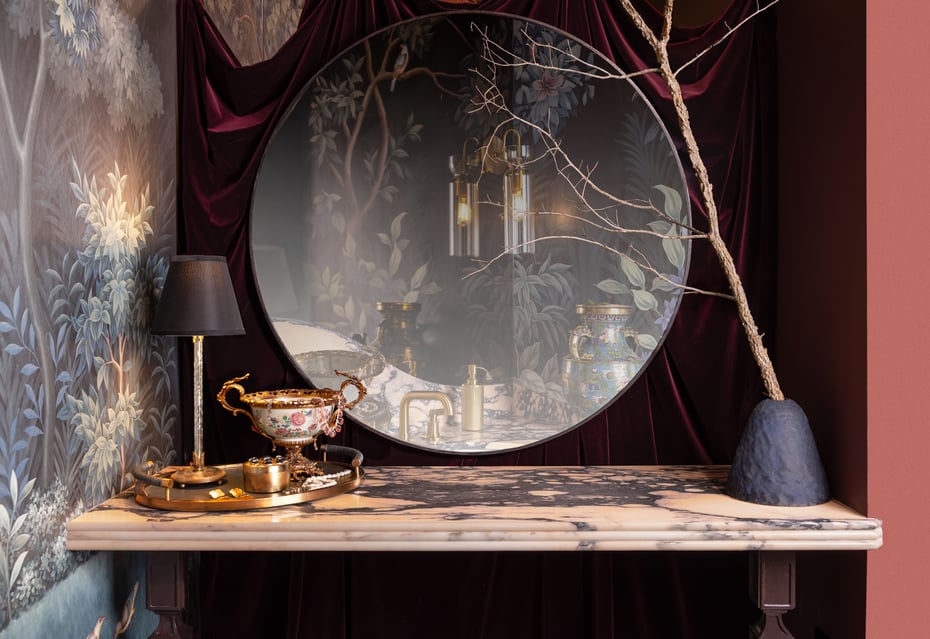 Arabescato_Rosa_SLARROSP2_Kips_Bay_Dallas_2024_Tiffany_Woodson_Ink_ _Oro_Womens_Bathroom_03