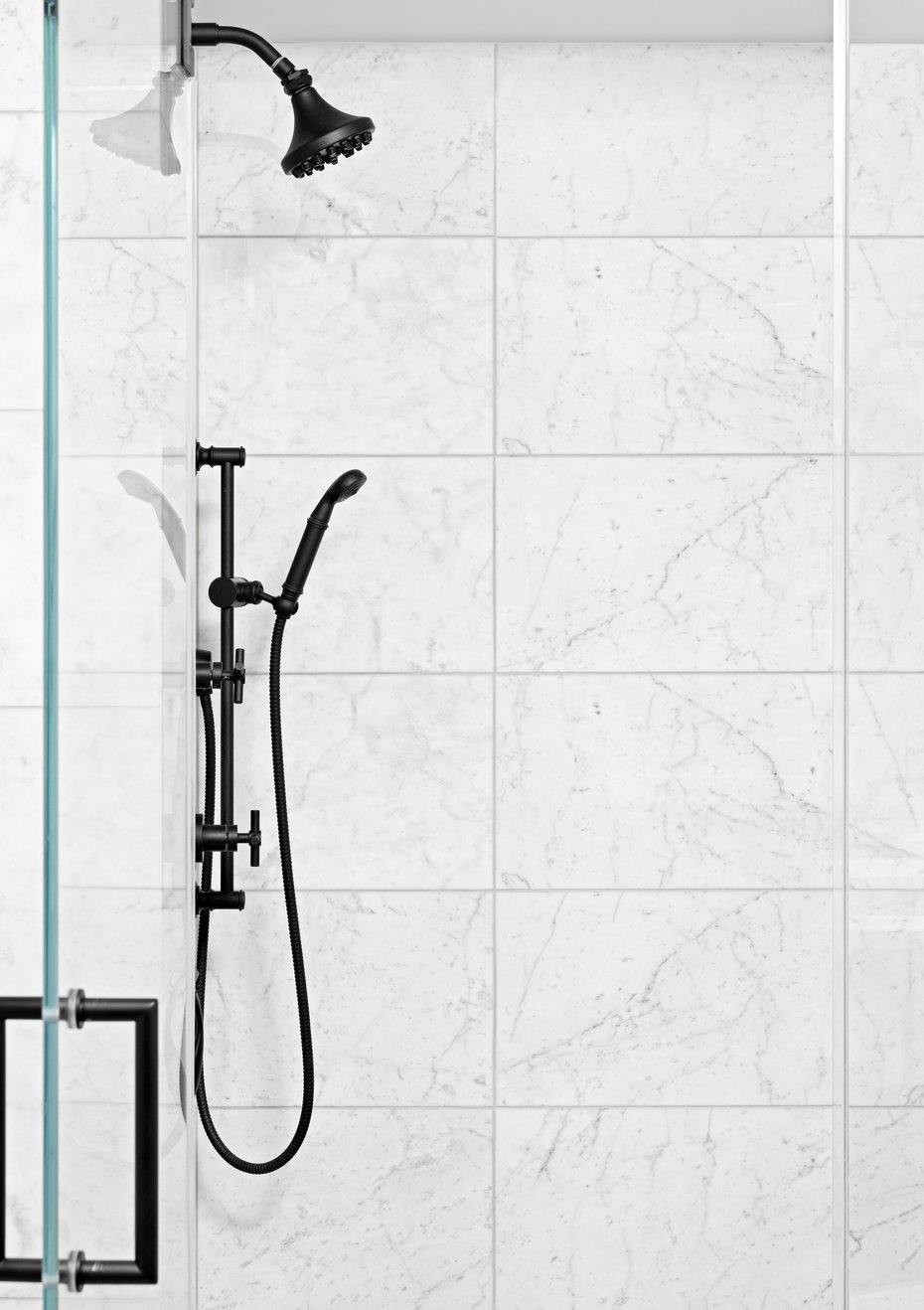 Bianco_Carrara_Bathroom_Credit_Poizearch_Architect