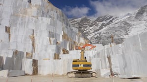 Sourcing Materials for Remote Mountain Builds: Logistics & Lead Times