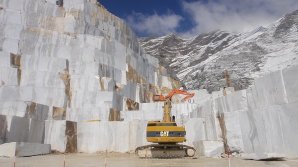 Sourcing Materials for Remote Mountain Builds: Logistics & Lead Times
